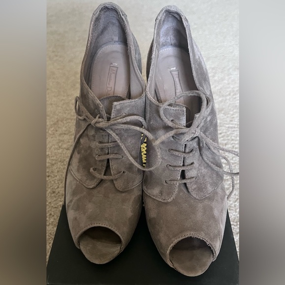 Massimo Dutti grey suede, lace up, peep-toe heels - Picture 3 of 8